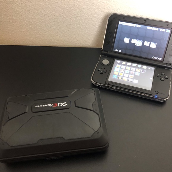 Nintendo Other - Blue 3DS XL with Cases